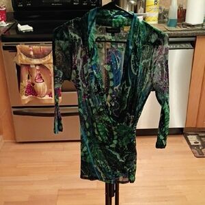 Karen Kane Green and Blue Patterned Blouse